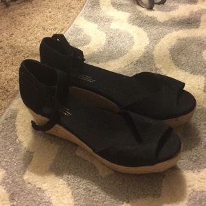 Black tom wedges